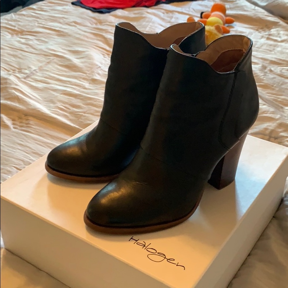 Halogen Booties